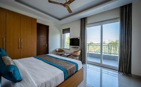 The Palms Inn I Near Medanta Medicity I Sec-38